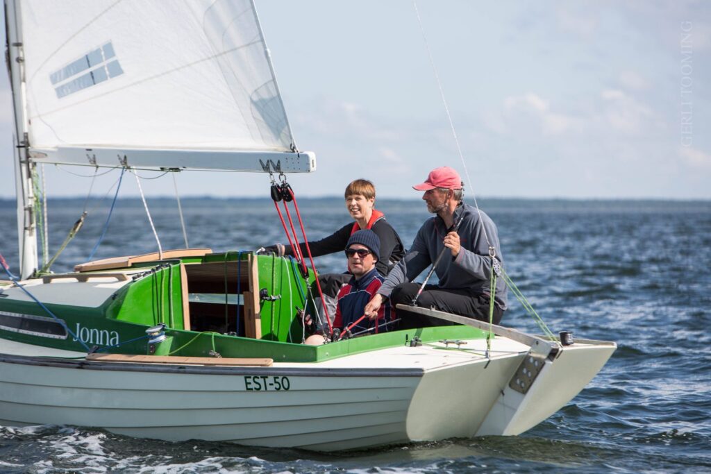 Kersti Kaljulaid 2019. aasta A. Le Coq 62. Muhu Väina regatil jahil Jonna. Foto: Gerli Tooming