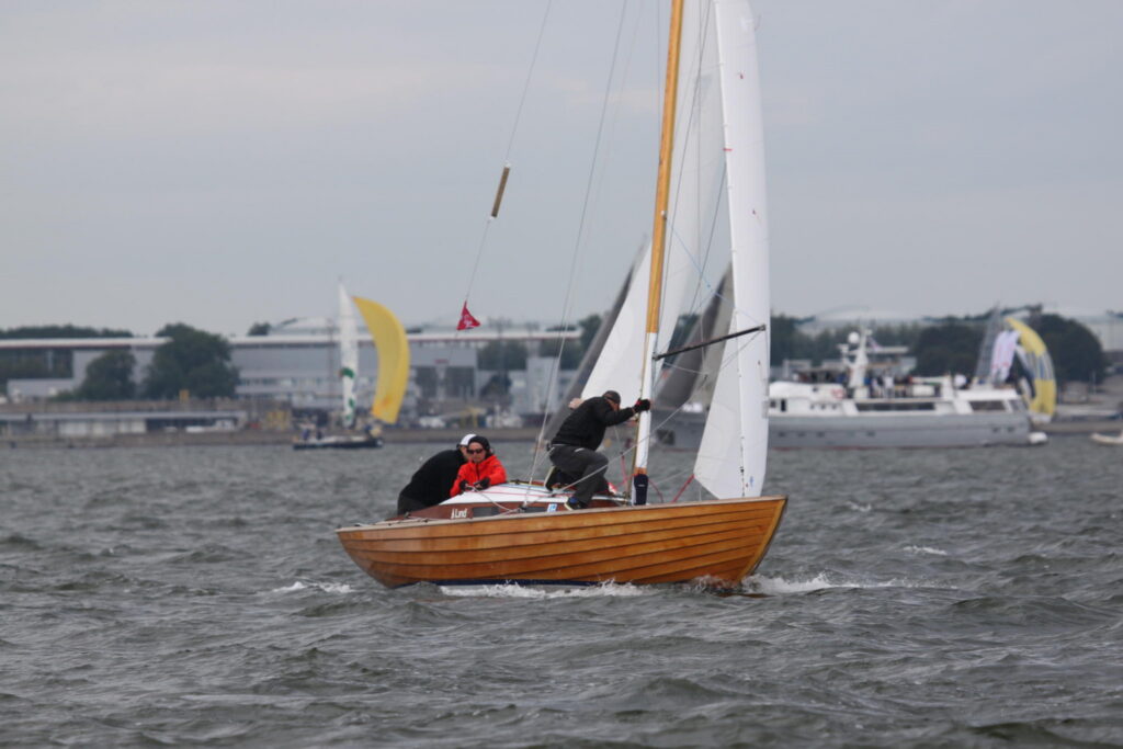 Folkboot klassis Pro Marine lühirajasõidu võitja Lind. Foto: Ain Roosma