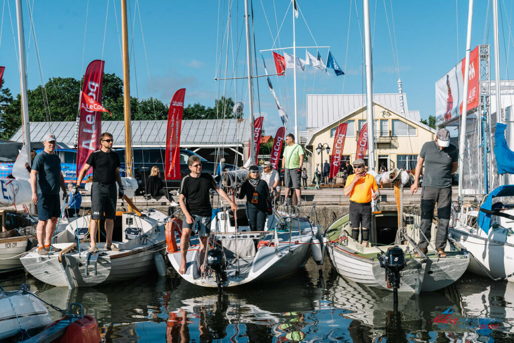 Folkboodid Haapsalu sadamas. Foto: Janis Spurdzins